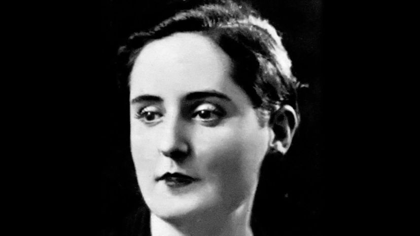 MARÍA CEGARRA